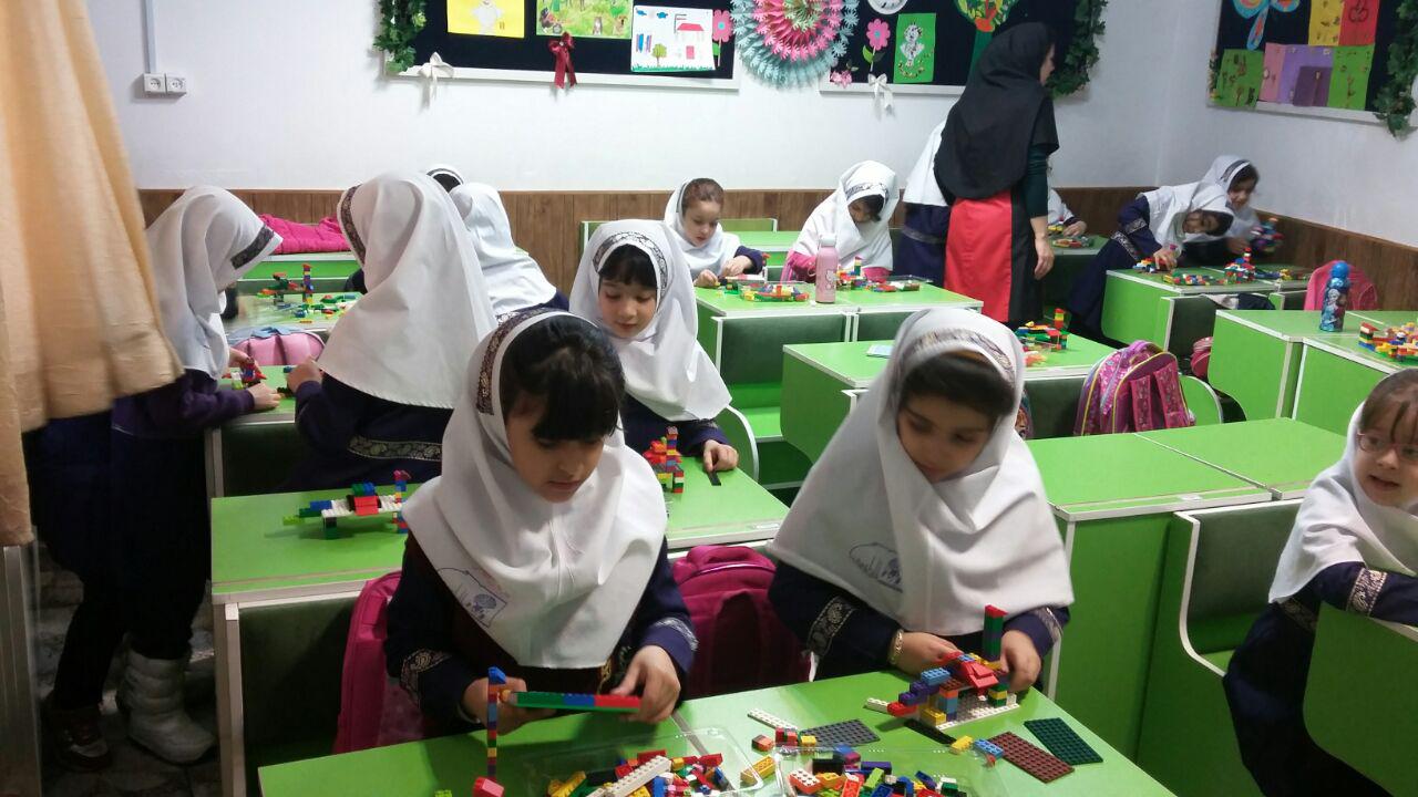 فعالیت های لگوی آموزشی دی ماه دانش آموزان باران اندیشه